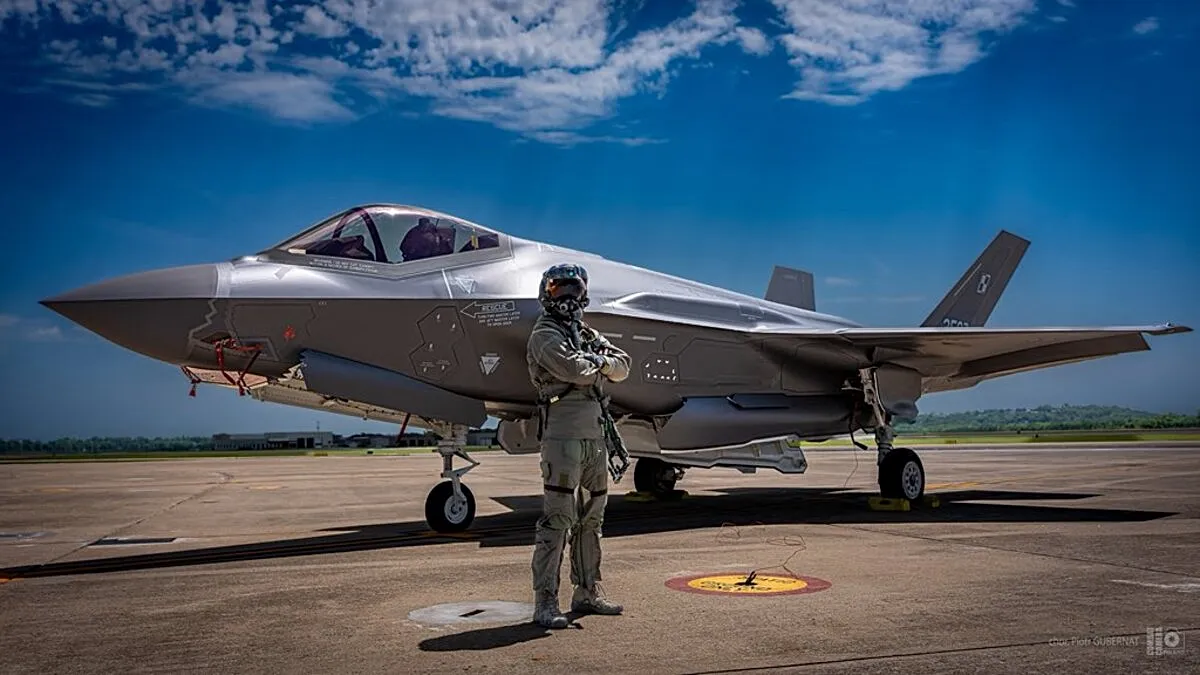 ‘Hussarz’ roar over Poland as first F-35s officially enter service