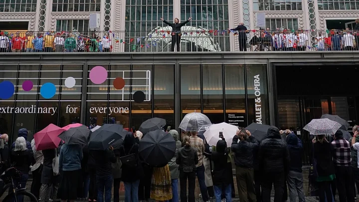 Video. UK: Royal Opera Chorus marks 2026 World Cup start with London performance