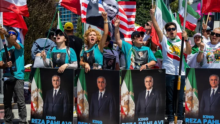 Video. Iranians protest outside World Cup stadium ahead of Iran match