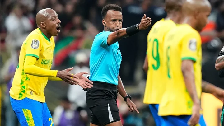 Somali World Cup referee Omar Artan receives warm welcome home after being denied entry to US
