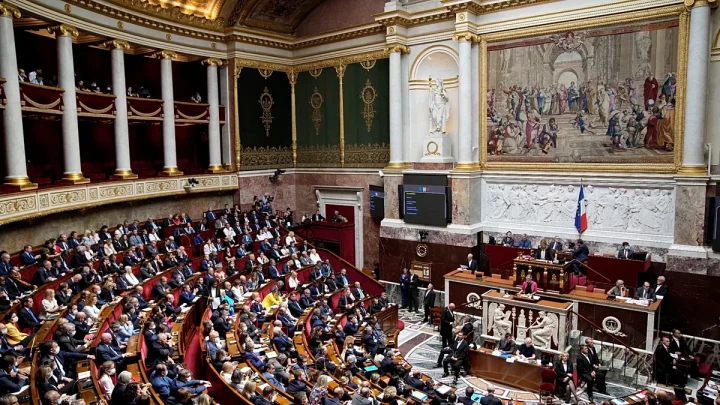 Emergency farming law: reintroduction of two banned pesticides splits political parties