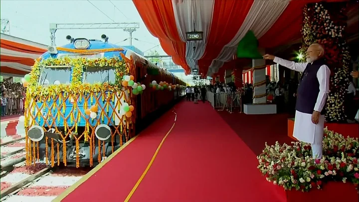 Video. India launches first hydrogen-powered passenger train to cut emissions