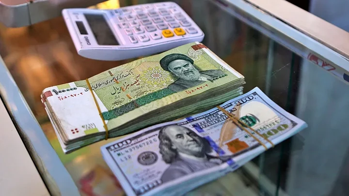 US dollar hits record high in Iran as rial weakens amid renewed regional conflict