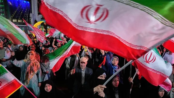 ‘We’re gonna hit ’em hard tonight,’ Trump says about further air strikes on Iran