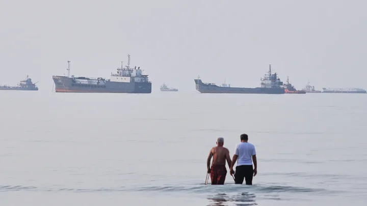 Oil prices rise as fighting between US and Iran intensifies