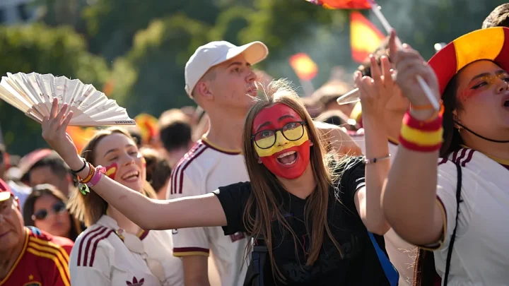 Video. Spain fans celebrate World Cup victory