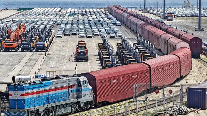 China’s economic growth hits slowest pace in more than three years