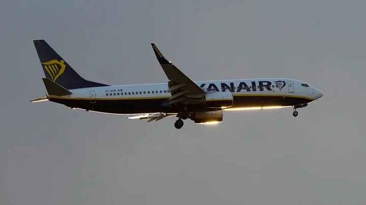 Panic on Ryanair flight from Thessaloniki as debris shatters window, injures passenger
