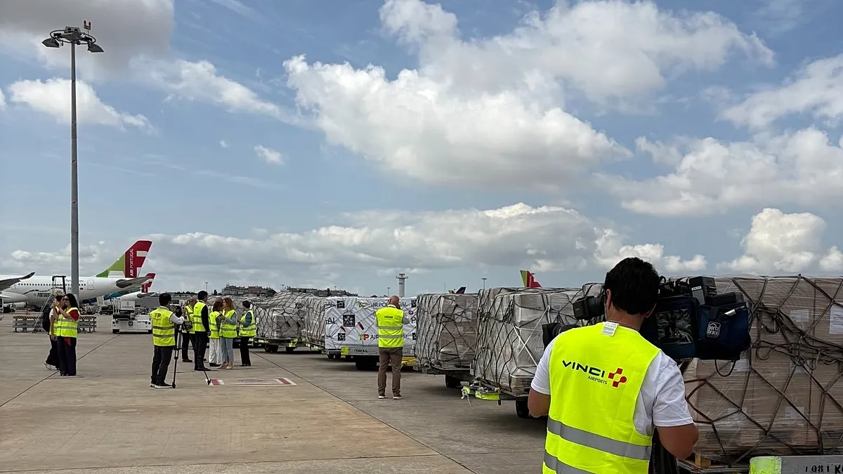 Portuguese plane delivers medicines to Venezuela