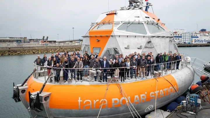 Heading for the North Pole on Tara Polar Station’s first expedition
