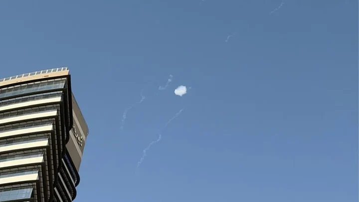 Breaking news. Iran launches major missile attacks across the Gulf