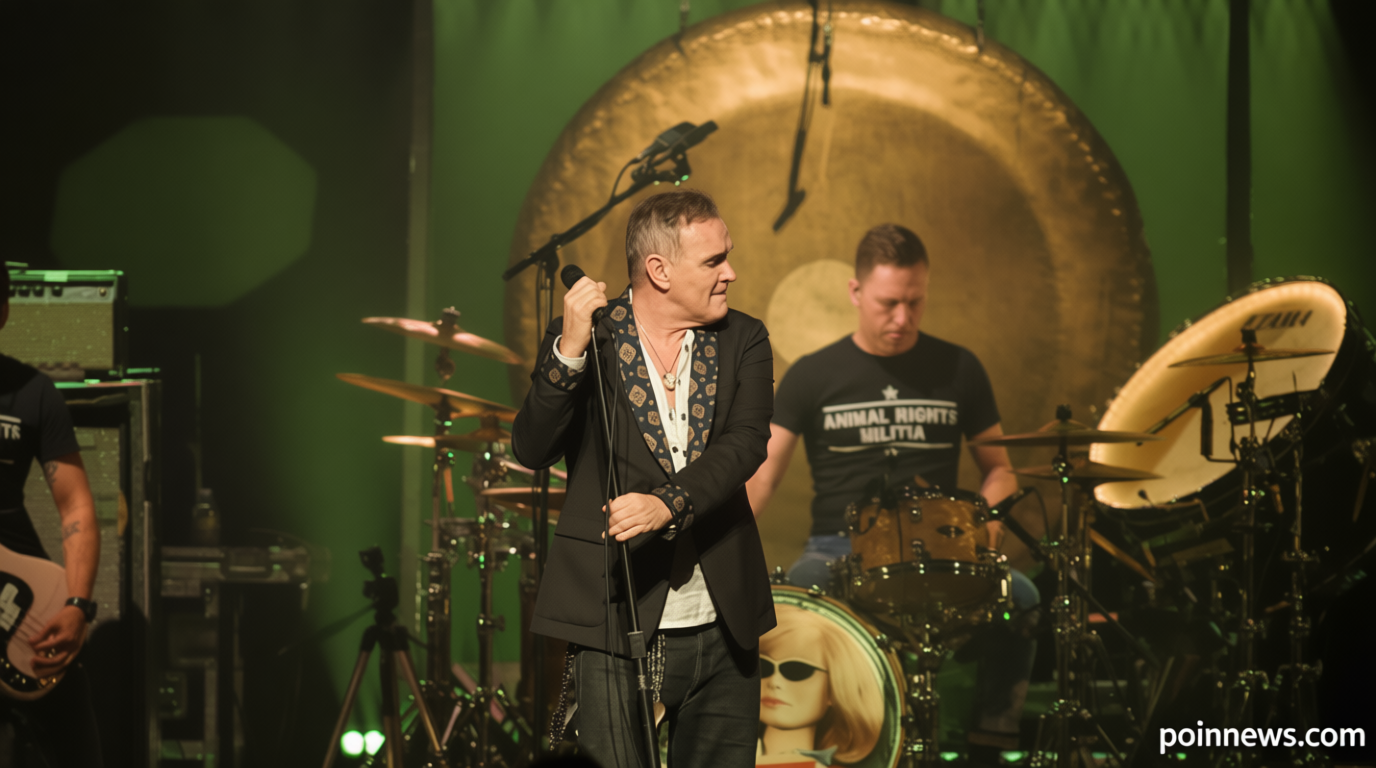 Morrissey urges Sánchez to end bullfighting on return to Spain