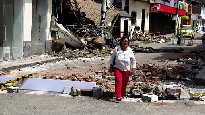 Video. Quake leaves Colombian towns in ruins as Valle del Cauca counts dead