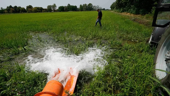 The EU loses one in four litres of treated water. Can digitalisation fix that?