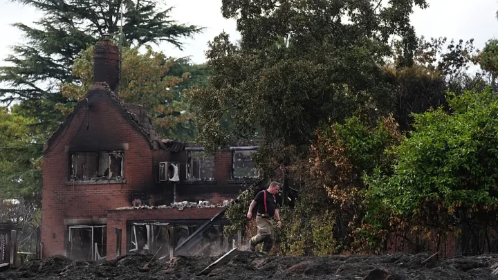UK must ‘face up to changing climate,’ PM says on visit to fire-hit Stourbridge