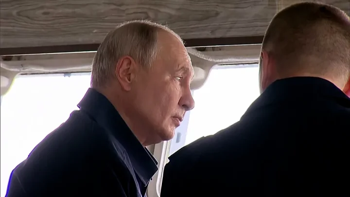 Video. Putin watches Russian navy drills off Russia’s Sakhalin Island