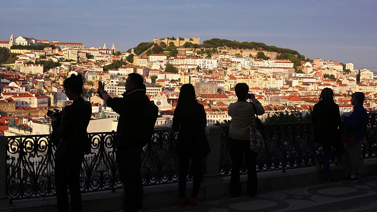 Fitch upgrades Portugal’s rating to A+ and says outlook is “stable”