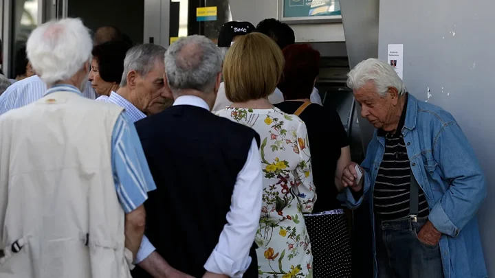 Expected years in retirement: For how long do Europeans receive their pensions?
