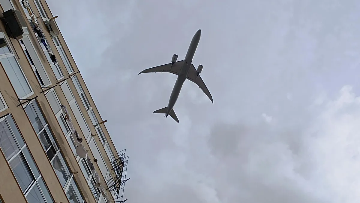 Meet the man tracking 39,000 flights over Lisbon from his terrace