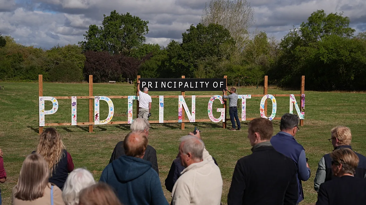 English village votes to ‘secede’ from UK over asylum centre plan
